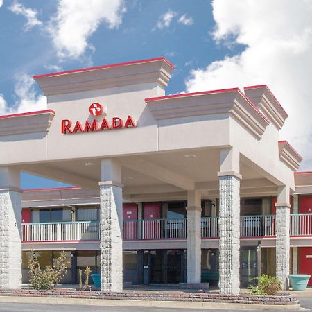 Ramada By Wyndham Edgewood Hotel & Conference Center Eksteriør billede